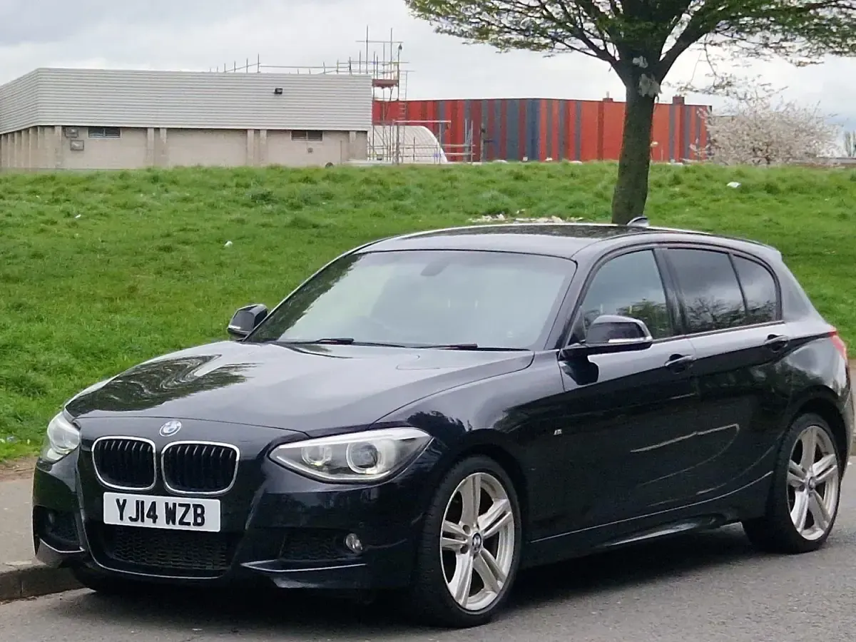 Begagnad BMW 120 M Sport 2014 Svart Halvkombi