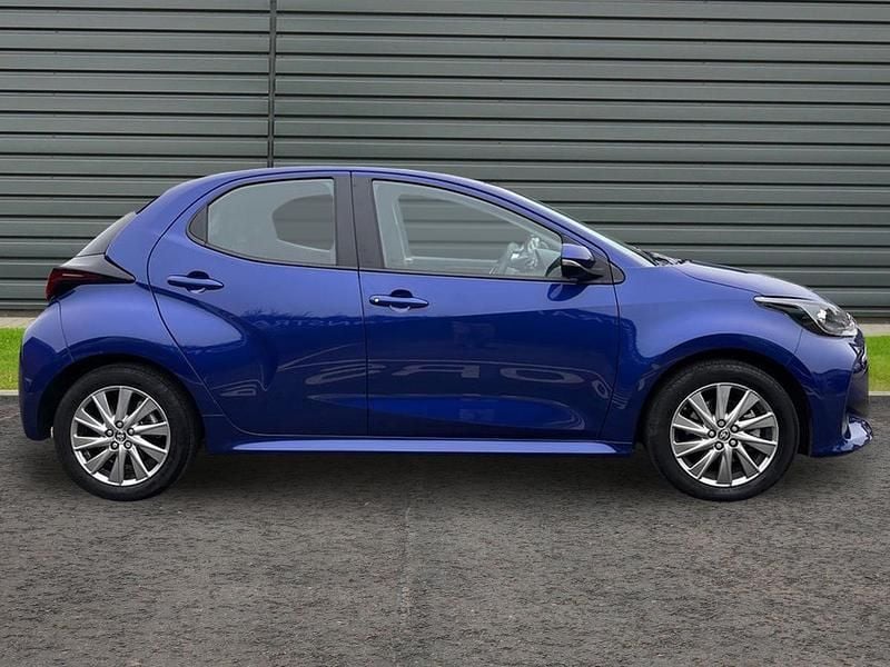 Used Toyota Yaris 116 HP (85 kW) 2023 Galactic blue Hatchback