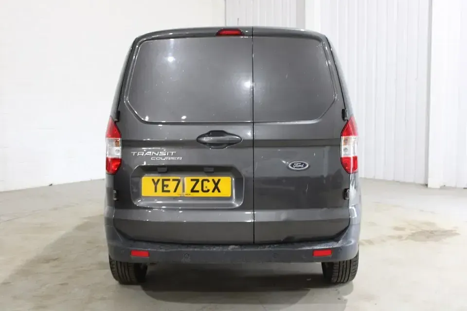 Begagnad Ford Transit Limited 100 HK (73 kW) 2021 Grå Van