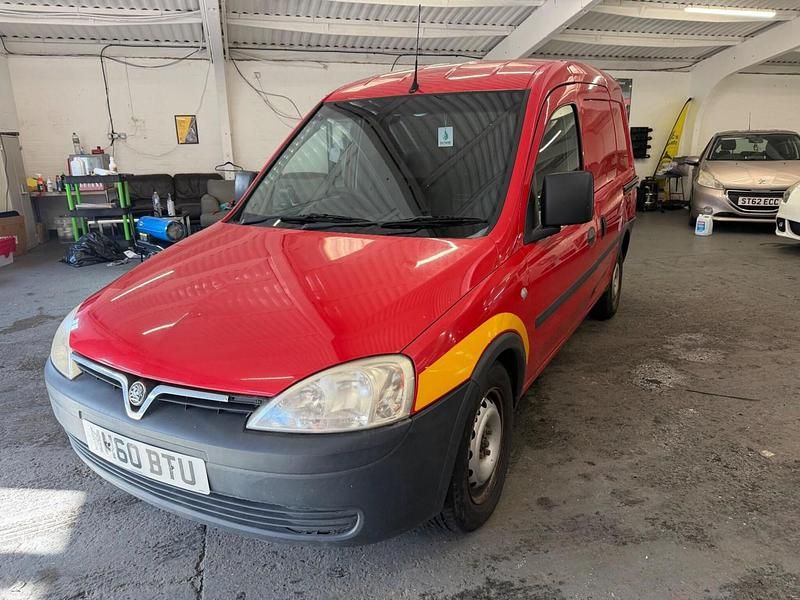 Used Vauxhall Combo 75 HP (55 kW) 2011 Red MPV