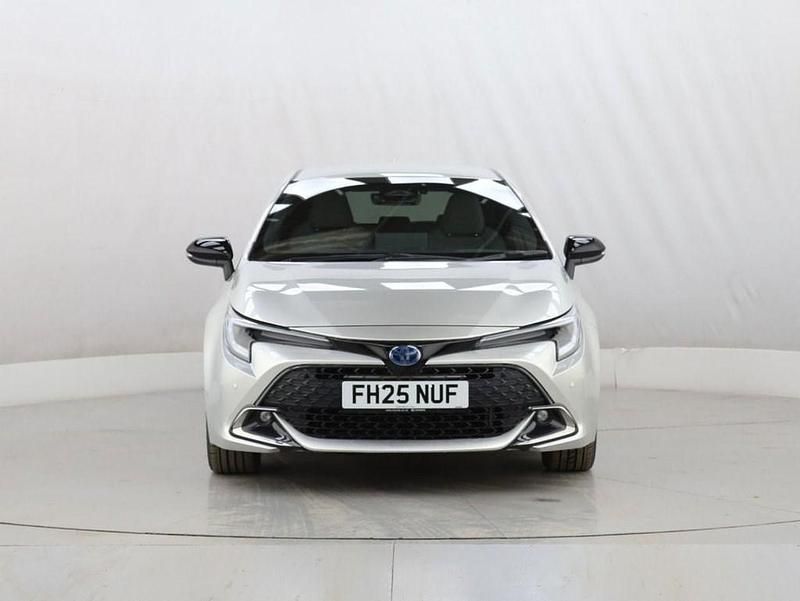 Used Toyota Corolla Design 140 HP (102 kW) 2025 Silver Hatchback