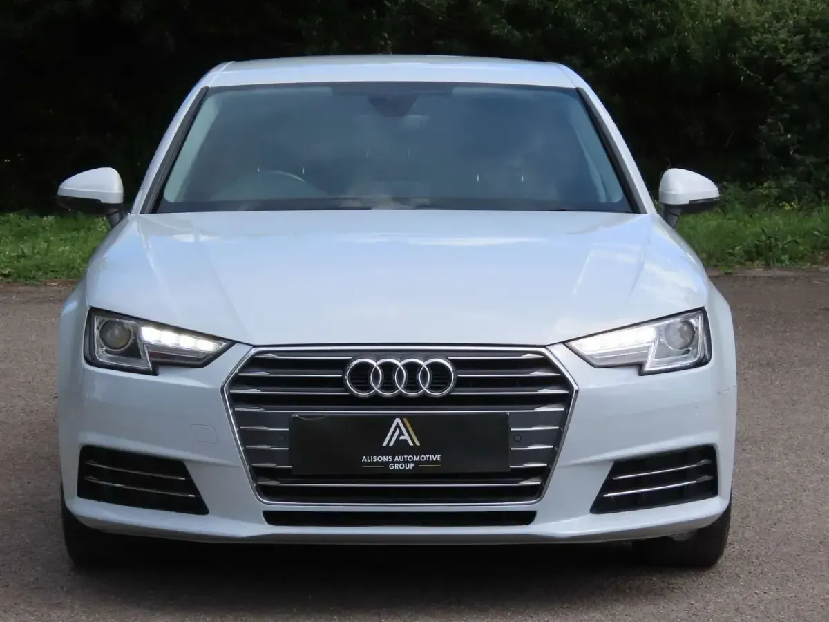 Used Audi A4 Sport 147 HP (108 kW) 2017 White Sedan
