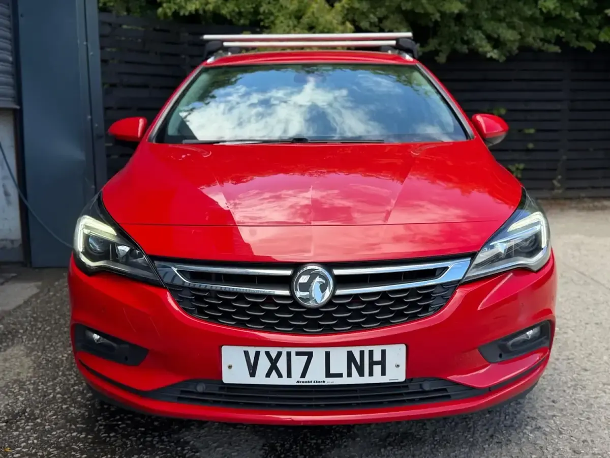 Used Vauxhall Astra Elite 150 HP (110 kW) 2017 Red Estate
