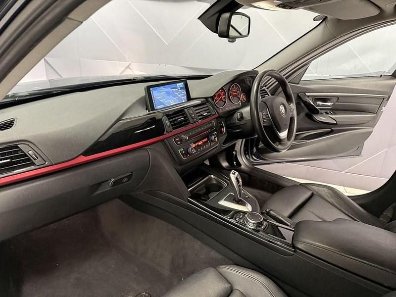 Used BMW 318 Sport Line 143 HP (105 kW) 2015 Blue Estate