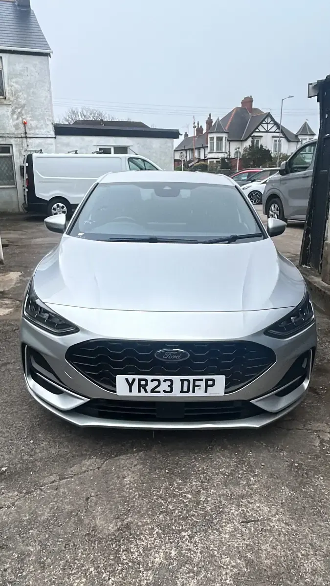 Used Ford Focus ST-Line X 125 HP (91 kW) 2023 Silver Hatchback