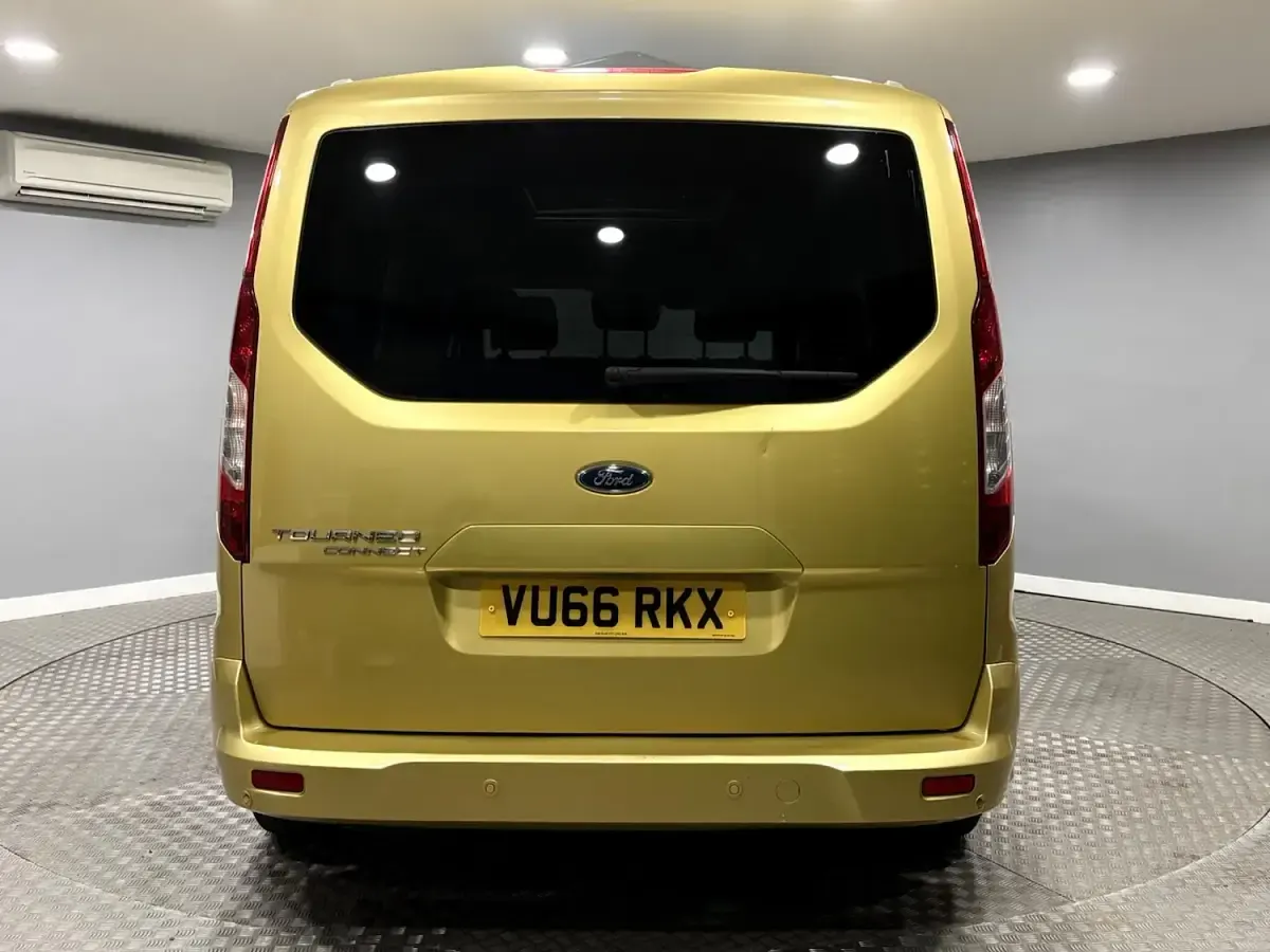Used Ford Tourneo Connect Titanium 2016 Gold MPV