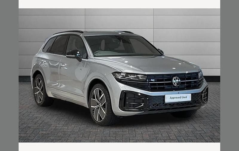 Silver Used 2025 VW Touareg Black Edition SUV | £48,990 (Good price) - Image 1/3