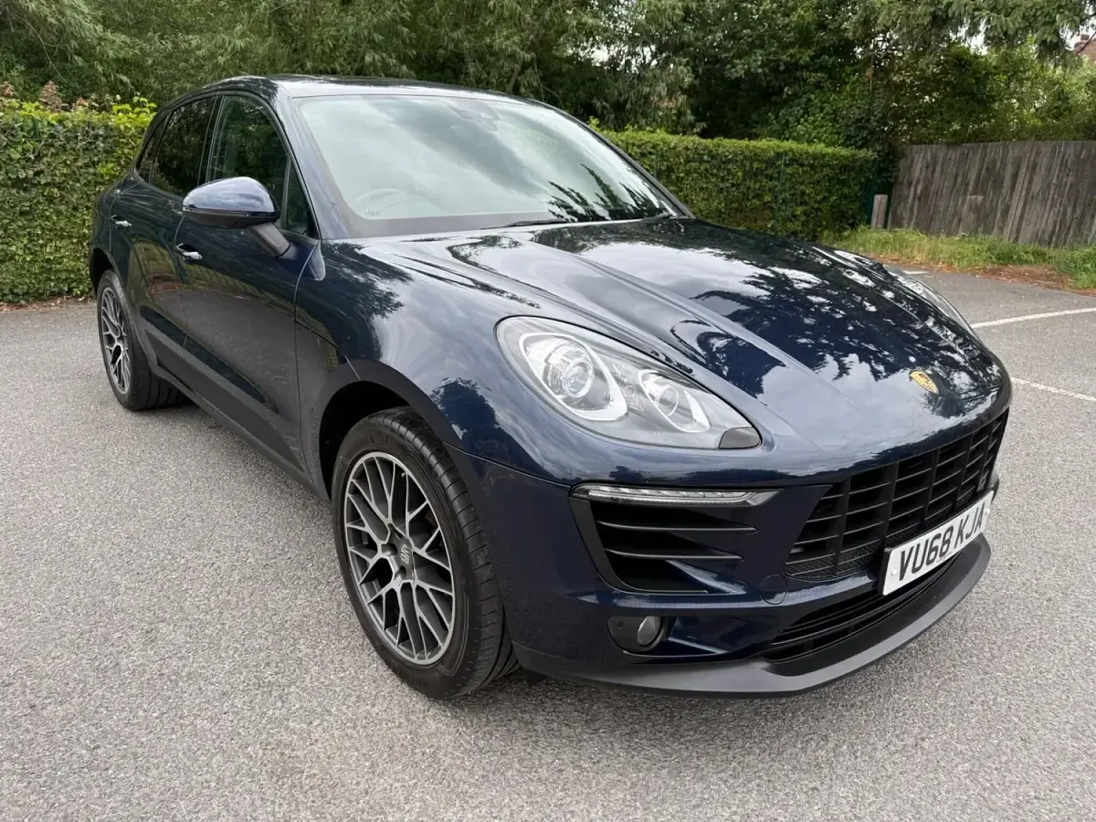 Used Porsche Macan 252 HP (185 kW) 2018 Blue SUV