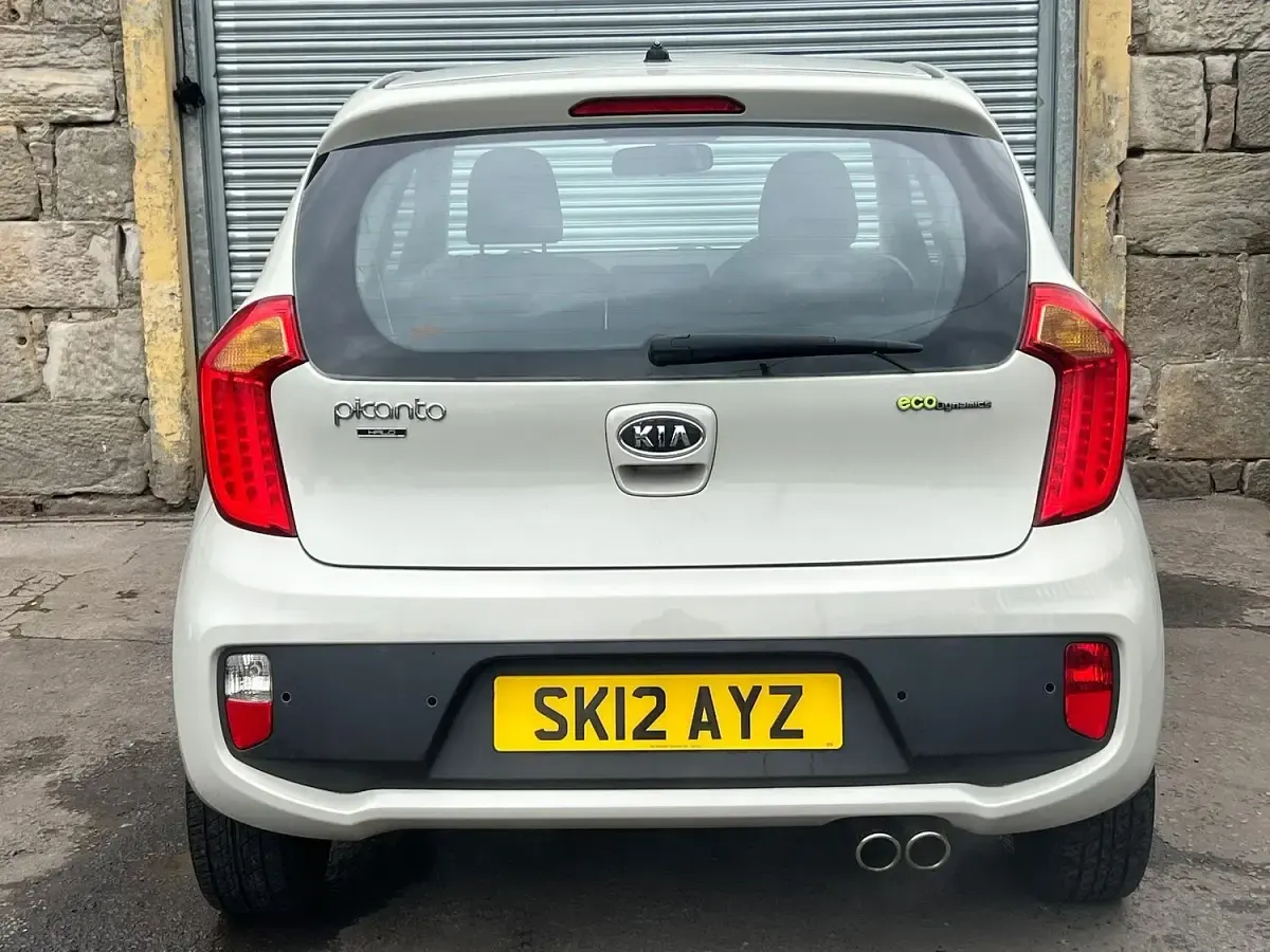 Used Kia Picanto 84 HP (61 kW) 2012 Beige Hatchback