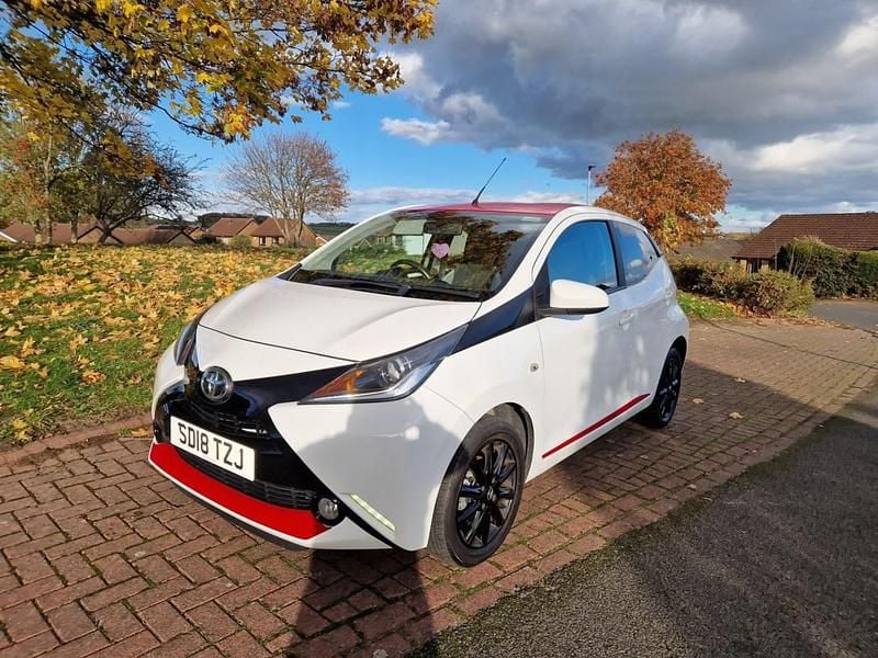 White Used 2018 Toyota Aygo x-press Hatchback | £6,500 (Good price) - Image 1/4