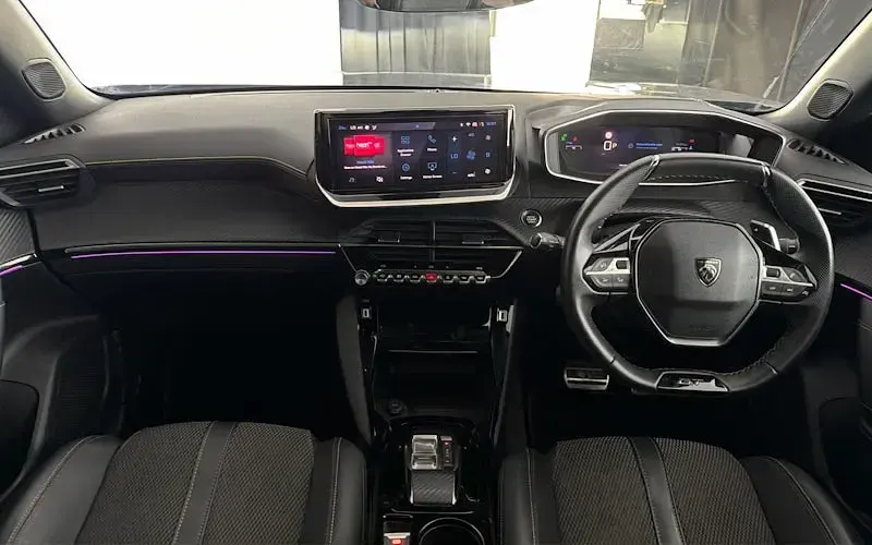 Used Peugeot 2008 GT 131 HP (96 kW) 2023 Grey SUV