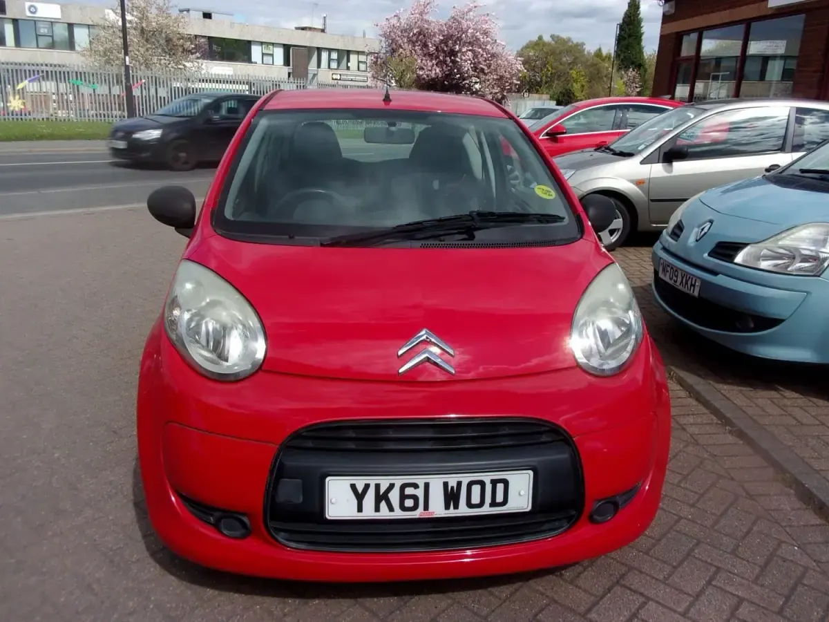 Używany Citroën C1 68 KM (50 kW) 2011 Czerwony Hatchback