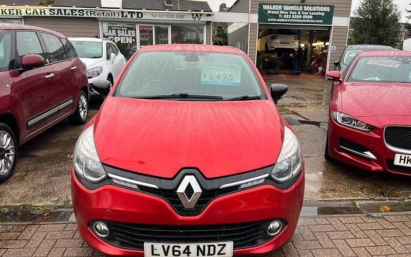 Used Renault Clio IV Dynamique 73 HP (53 kW) 2015 Hatchback