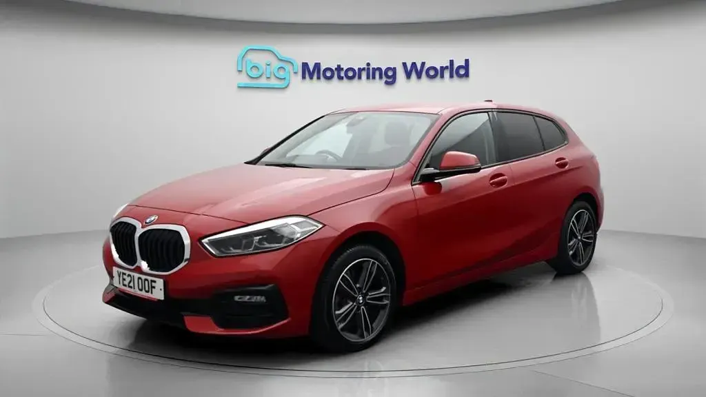 Used BMW 120 Sport Line 190 HP (139 kW) 2021 Red Hatchback