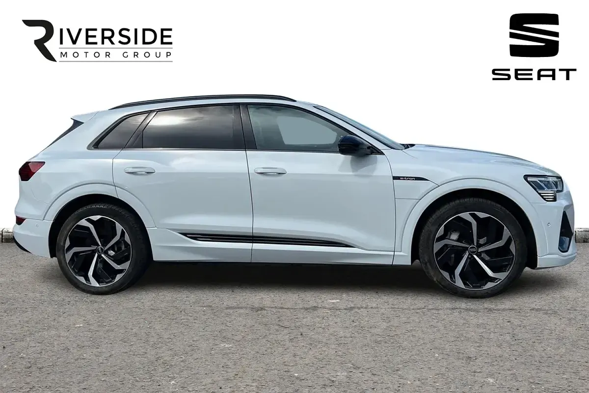 Used Audi e-tron Black Edition 300 kW (408 HP) 2022 Glacier white SUV
