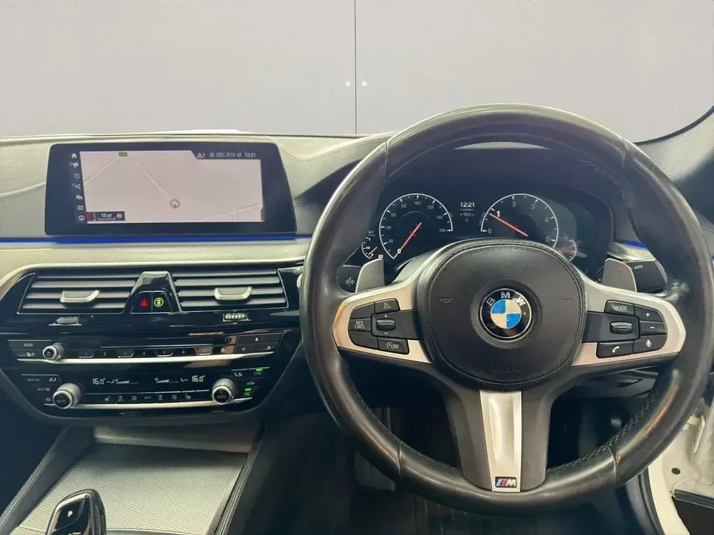 Used BMW 520 M Sport 187 HP (137 kW) 2019 White Sedan
