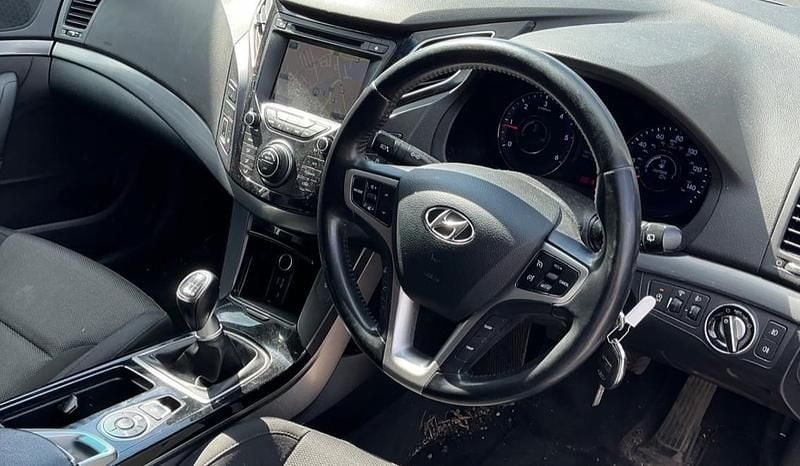 Used Hyundai i40 Style 115 HP (84 kW) 2013 Silver Estate