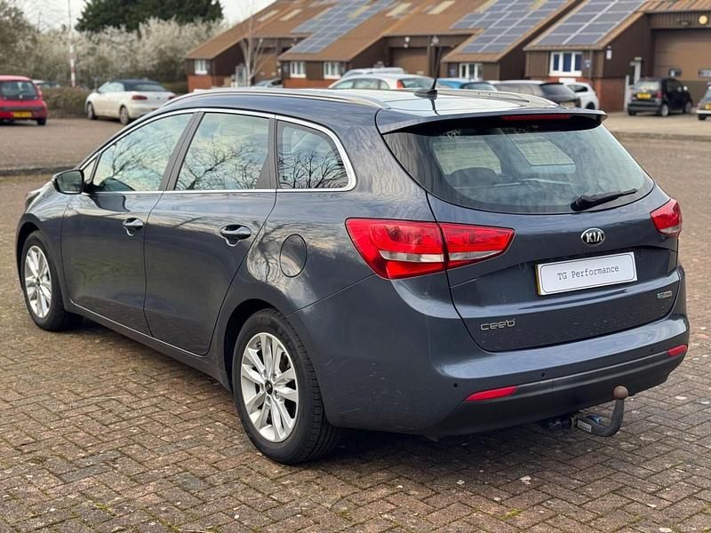 Used Kia Ceed Sportswagon 134 HP (98 kW) 2016 Blue Estate
