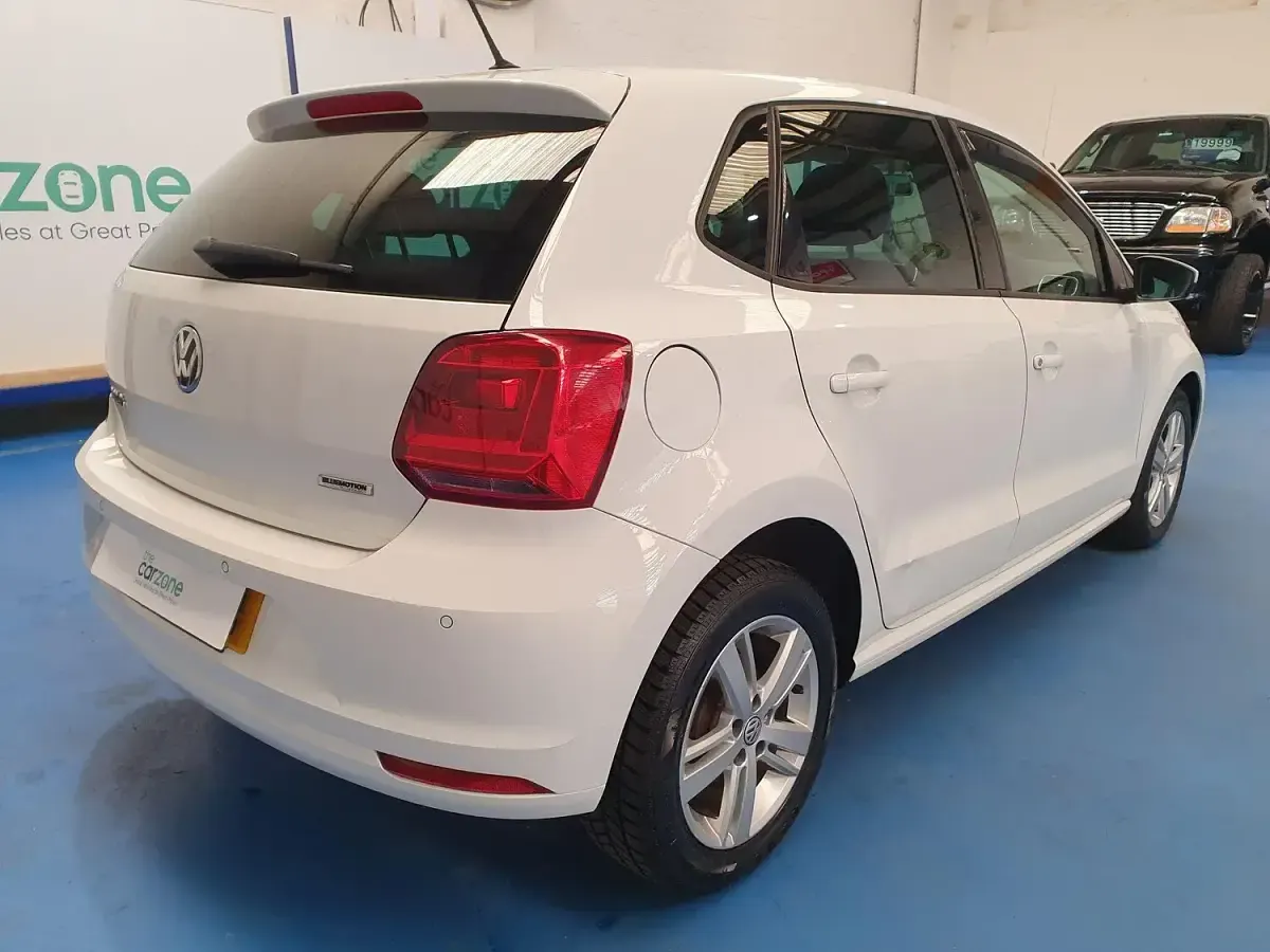 Used VW Polo Match 75 HP (55 kW) 2016 White Hatchback