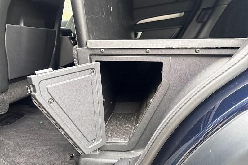 Used Land Rover Discovery 5 SE Dynamic 2023 Blue SUV