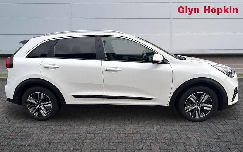 Used Kia Niro 141 HP (103 kW) 2022 White SUV
