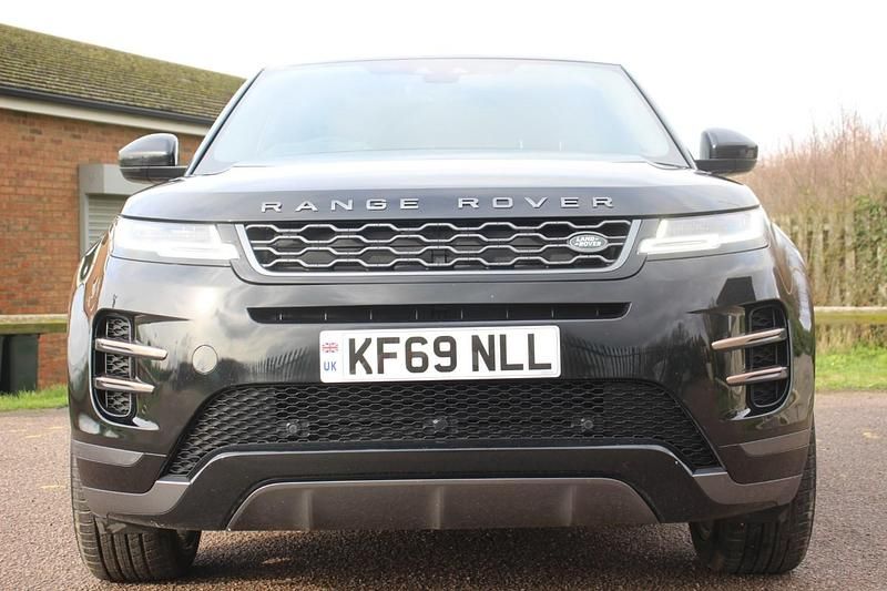 Used Land Rover Range Rover evoque SE Dynamic 2019 Black Estate
