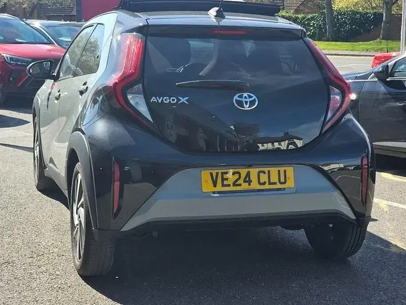 Used Toyota Aygo X 72 HP (52 kW) 2024 Green SUV