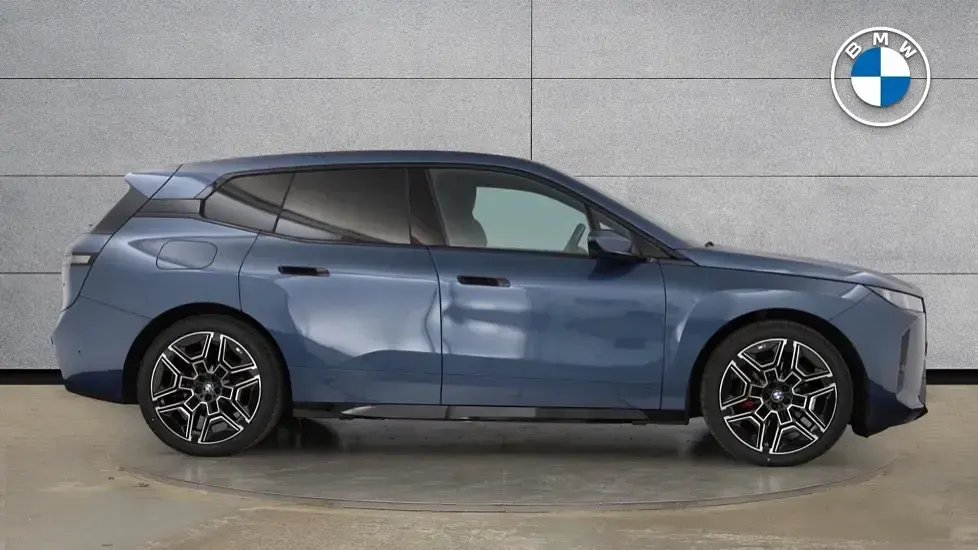 Usado BMW iX M Sport 394 kW (537 HP) 2025 Azul SUV