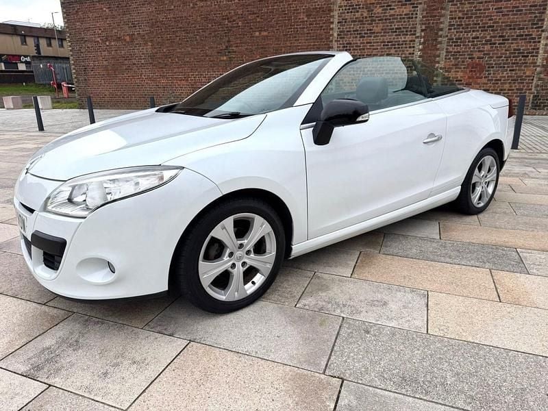 Used Renault Mégane Cabriolet Dynamique 2010 White Cabriolet