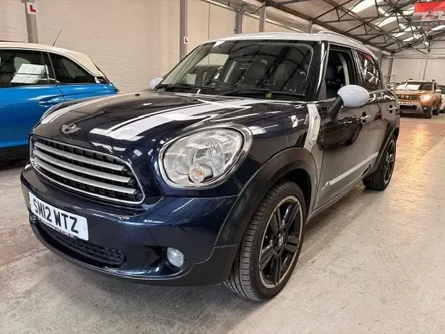 Begagnad Mini Cooper D 2012 Blå Halvkombi