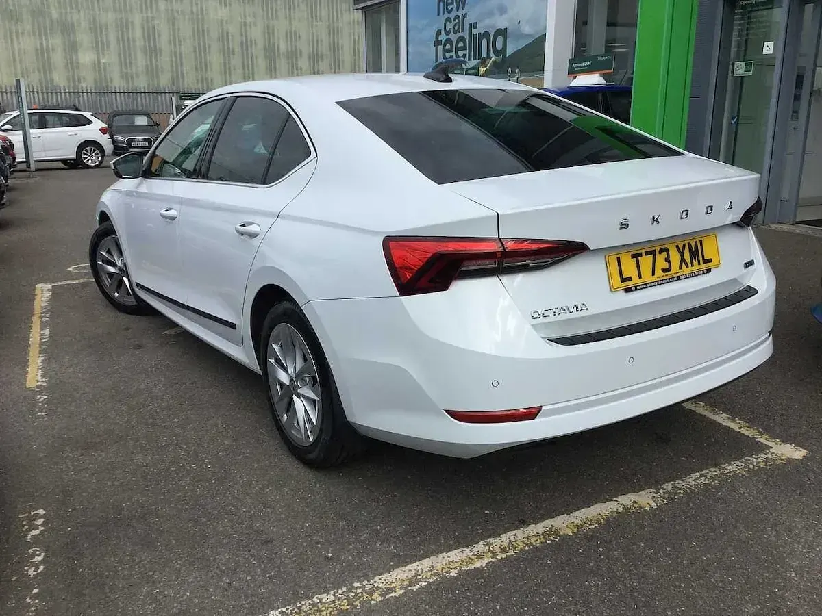 Used Skoda Octavia SE L 110 HP (80 kW) 2023 Moon white metallic Hatchback