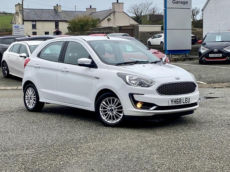Used Ford Ka Plus Zetec 70 HP (51 kW) 2018 White Hatchback