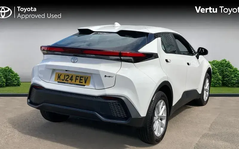Used Toyota C-HR 140 HP (102 kW) 2026 SUV