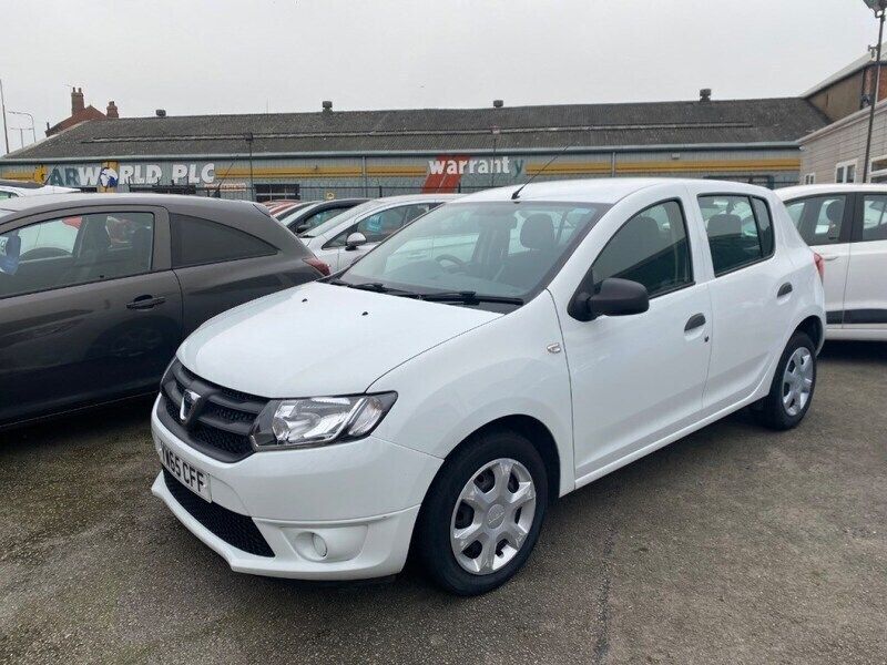 White Used 2015 Dacia Sandero Ambiance Hatchback | £5,299 - Image 1/3