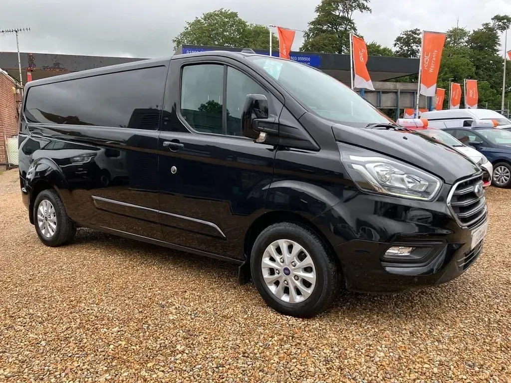 Used Ford Transit Custom Limited 130 HP (95 kW) 2021 Black Van