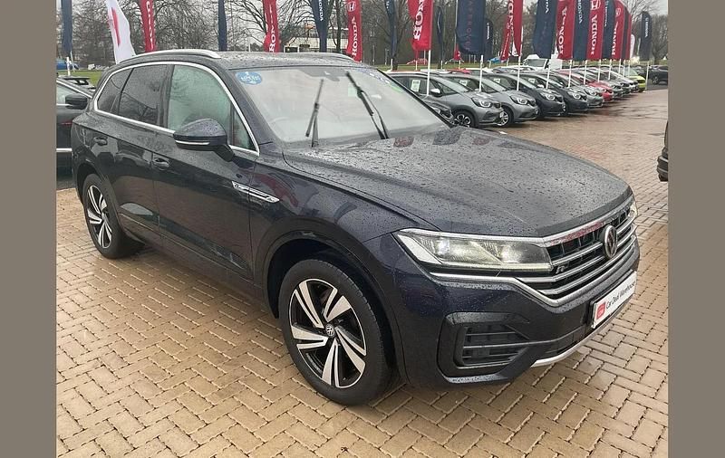 Blue Used 2020 VW Touareg R-line SUV | £26,999 (Fair price) - Image 1/4
