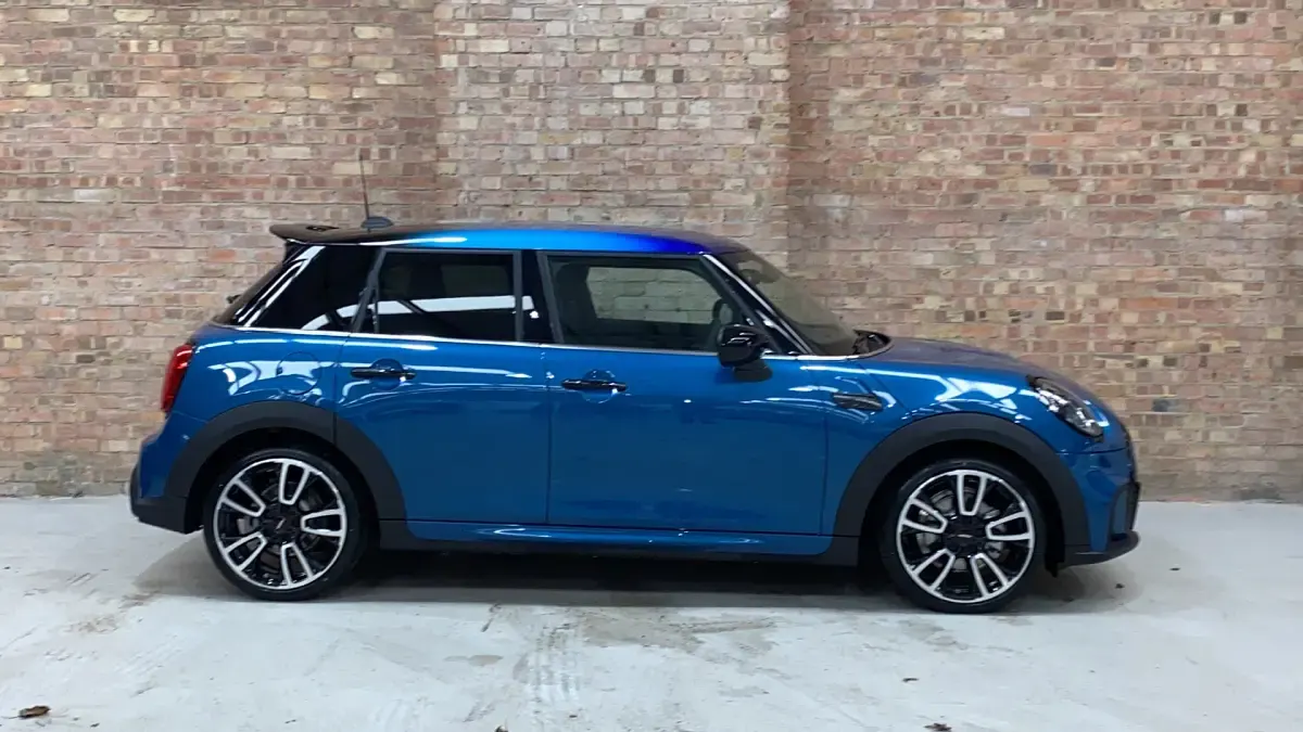 Used Mini Cooper Hatch 134 HP (98 kW) 2022 Blue Hatchback