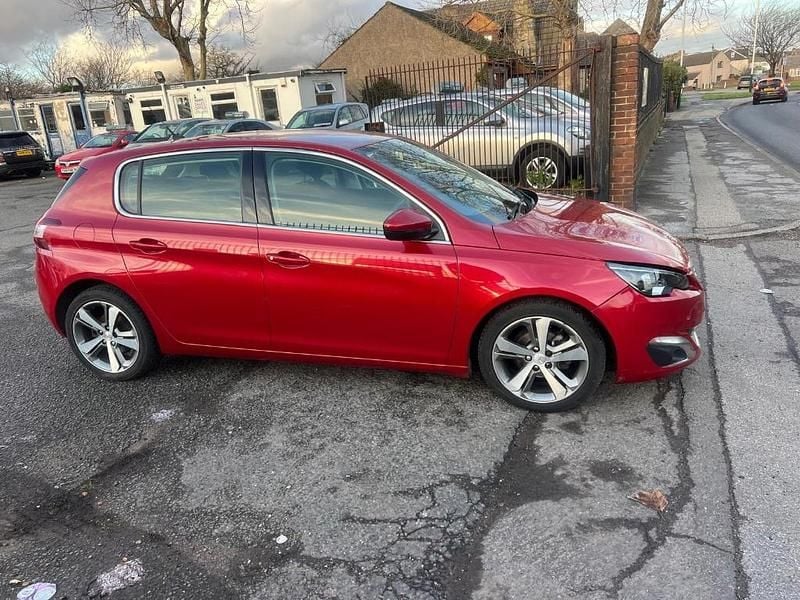 Używany Peugeot 308 Allure 2014 Czerwony Hatchback