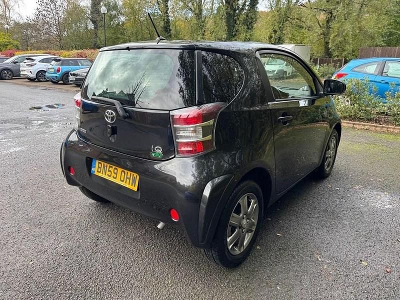 Used Toyota iQ 68 HP (50 kW) 2009 Black Hatchback