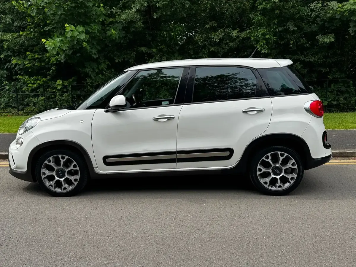 Used Fiat 500L Trekking 105 HP (77 kW) 2013 White MPV