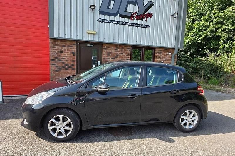 Black Used 2015 Peugeot 208 Active Hatchback | £1,985 (Super price) - Image 1/1