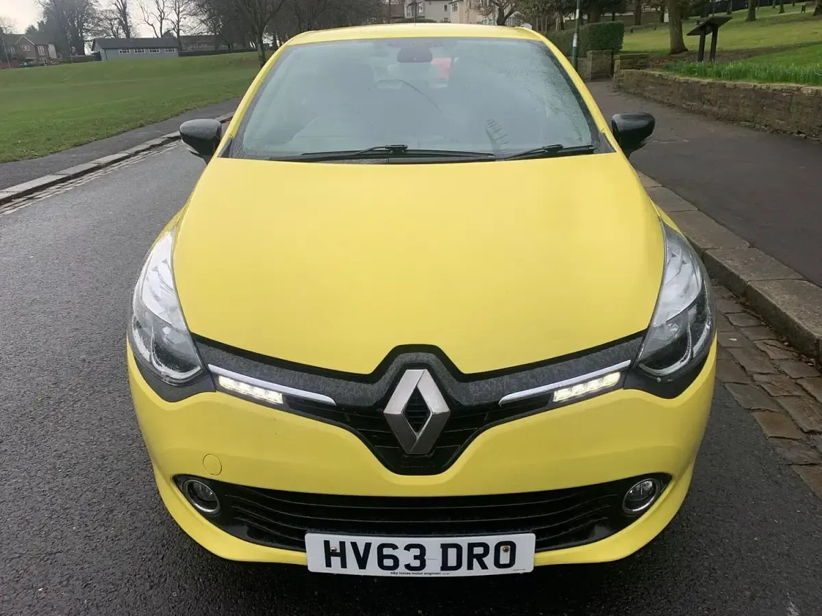 Used Renault Clio Dynamique 75 HP (55 kW) 2013 Yellow Hatchback