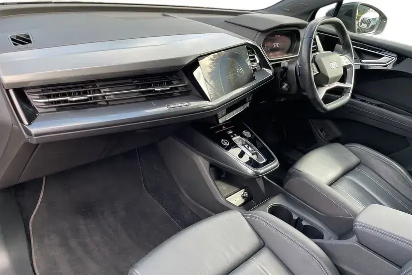 Used Audi Q4 e-tron Comfort 150 kW (204 HP) 2023 Mythos black SUV