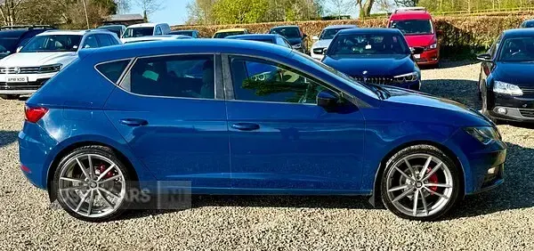 Used Seat Leon SE Dynamic 110 HP (80 kW) 2017 Blue Hatchback