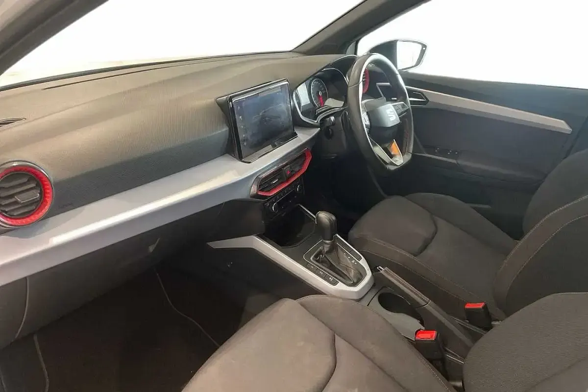 Used Seat Arona FR 2022 White SUV