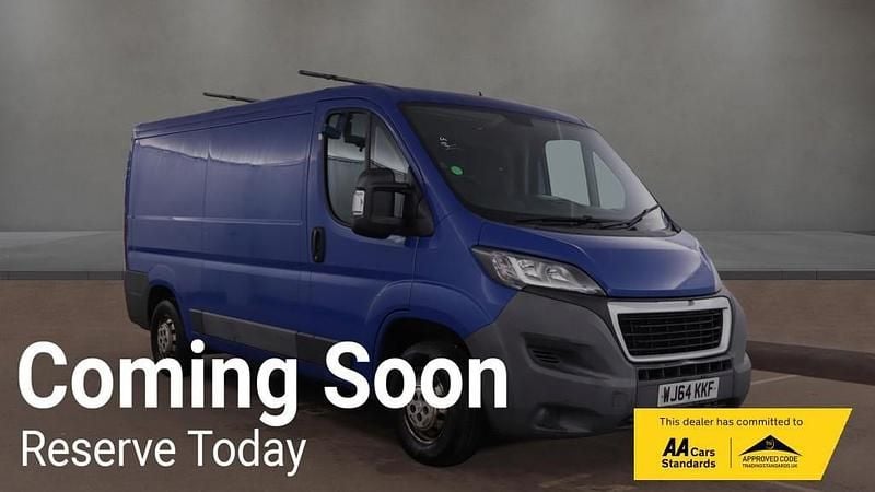 Blue Used 2014 Peugeot Boxer Van | £4,341 (Super price) - Image 1/4