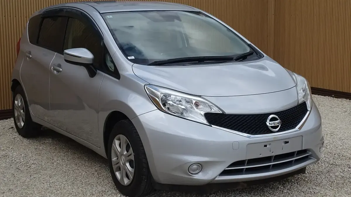 Used Nissan Note Acenta Premium 98 HP (72 kW) 2016 Silver Hatchback