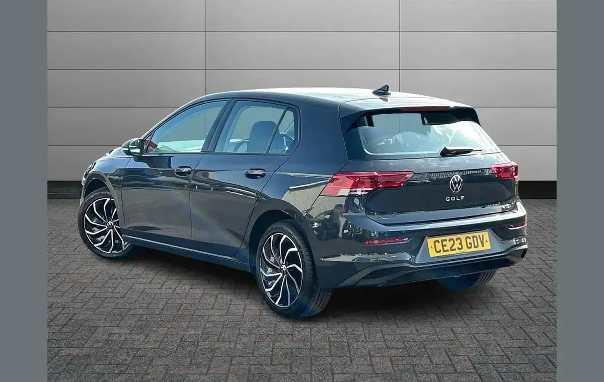 Used VW Golf VIII Life 110 HP (80 kW) 2023 Grey Hatchback