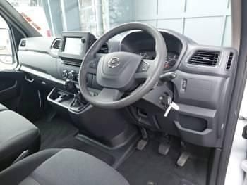 Used Nissan Interstar Tekna 130 HP (95 kW) 2023 White Van