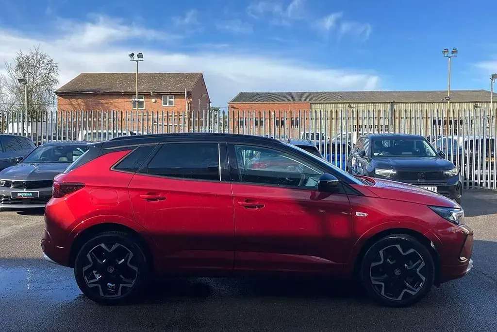 Used Vauxhall Grandland X Ultimate 136 HP (100 kW) 2024 Red SUV